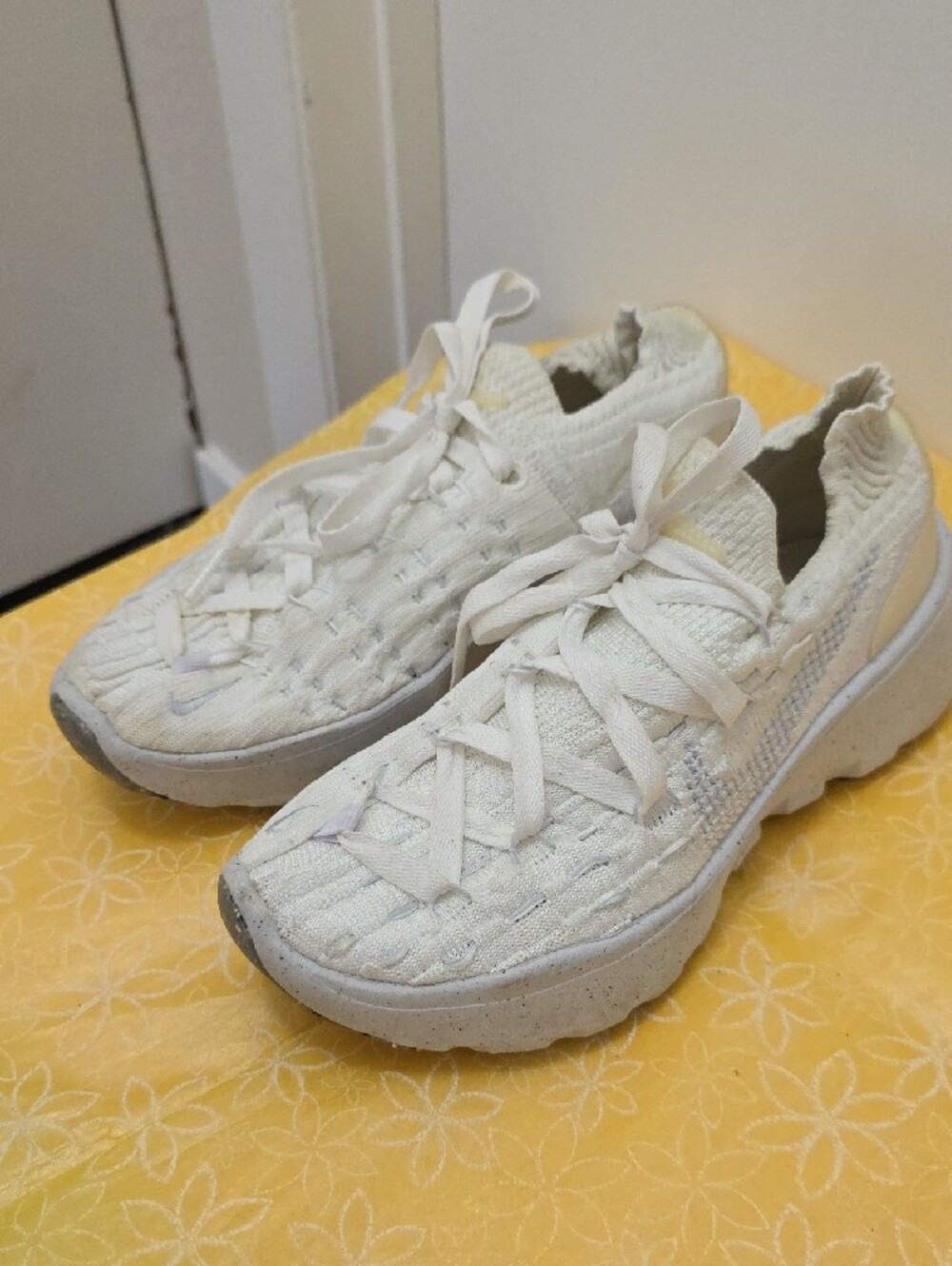 Women's Nike Space Hippie 04 sneakers